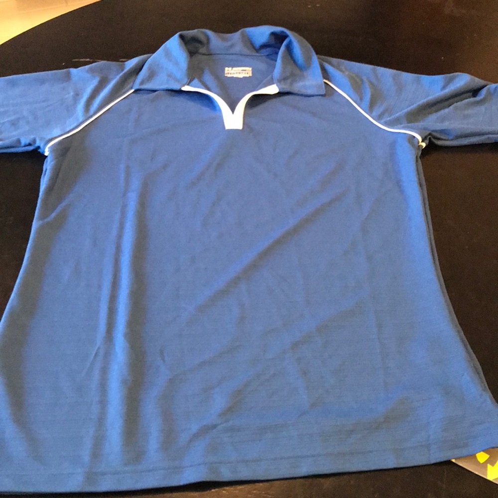 NWT Women’s Loose- Small Under Armour Golf Shirt